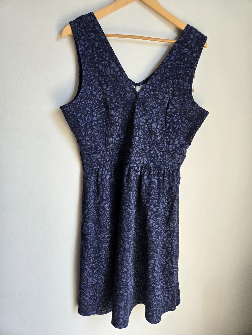 New MOUNTAIN WAREHOUSE Navy Patterned V-Neck💯 Cotton Dress